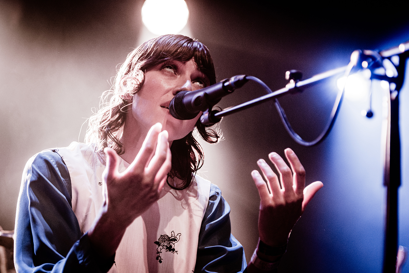 Video: Aldous Harding performs 'Designer' and 'The Barrel' live at Le Guess Who? 2019